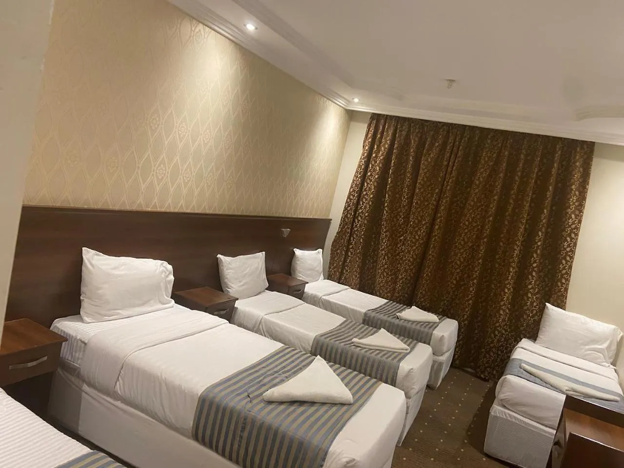 Hotel Akaber Alhyat Eltayser مكة